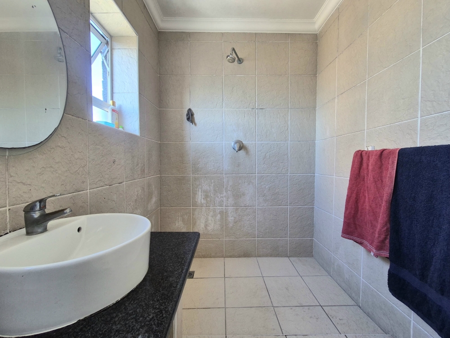 2 Bedroom Property for Sale in Wynberg Western Cape